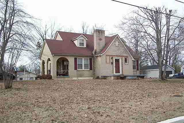 1st image of 914 Pine St