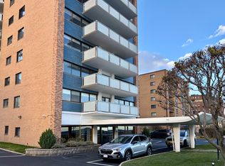 300 Lynn Shore Dr APT 711, Lynn, MA 01902