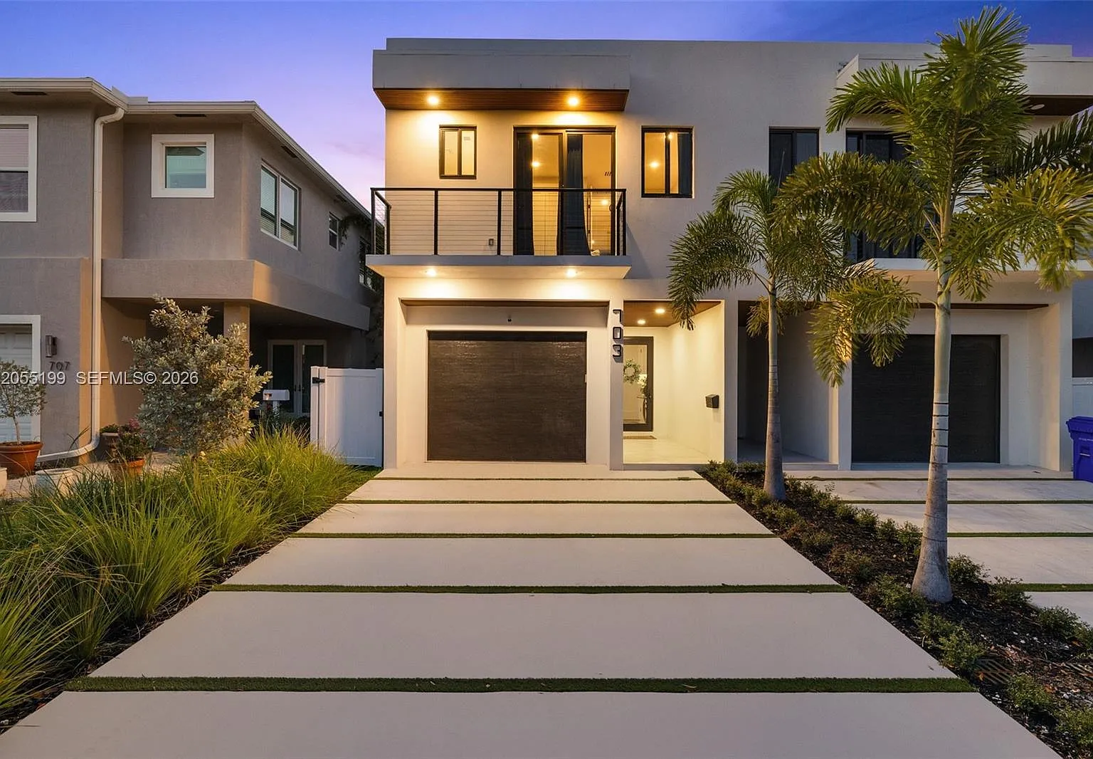 Lauderdale Pines — Photo 1