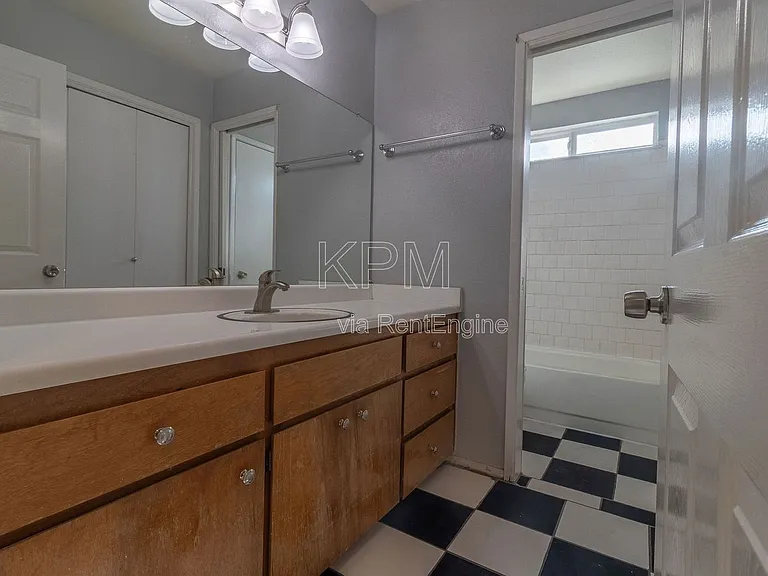 445 Almond Dr #80 — Photo 11