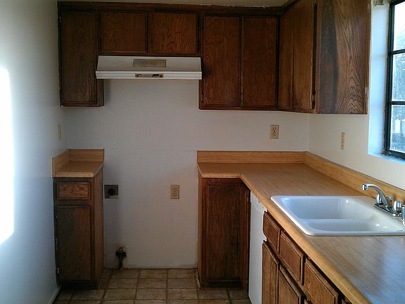 2nd image of 451 E Plymouth St