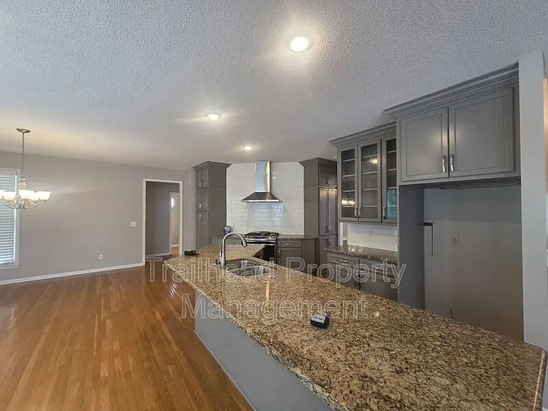 14002 Goodman St — Photo 8
