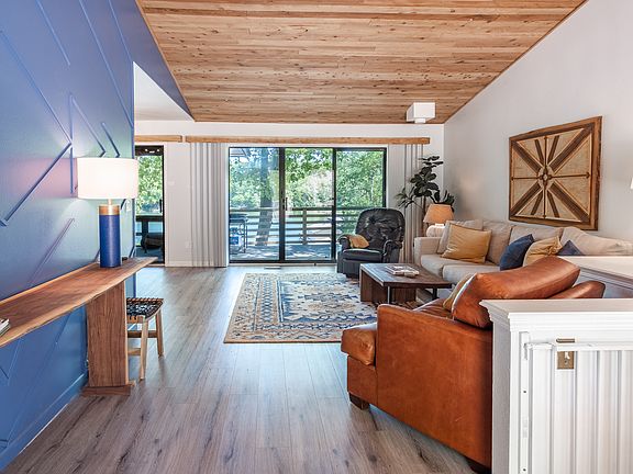 Front entryway with lots of natural light