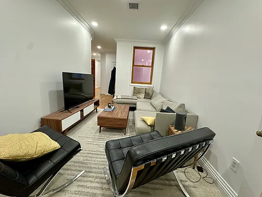 Rented by Building Equity Real Estate LLC | media 9