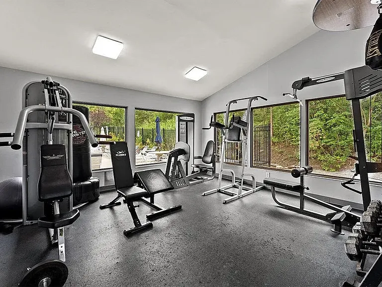 52 Woodland Hills Dr #10 — Photo 28