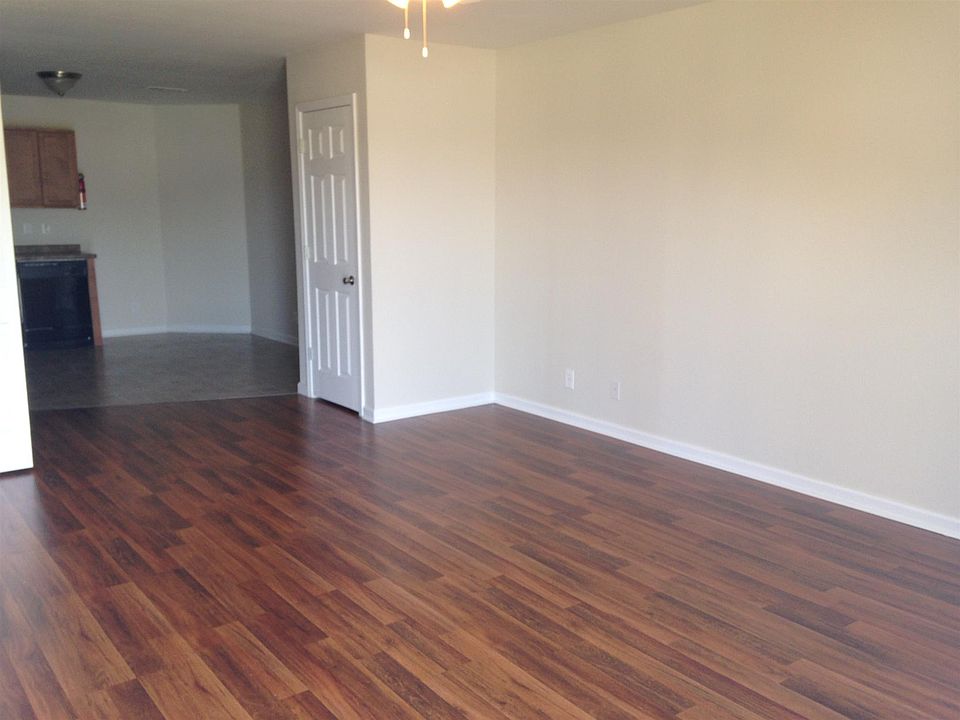 2nd image of 516 Luxury Dr APT A