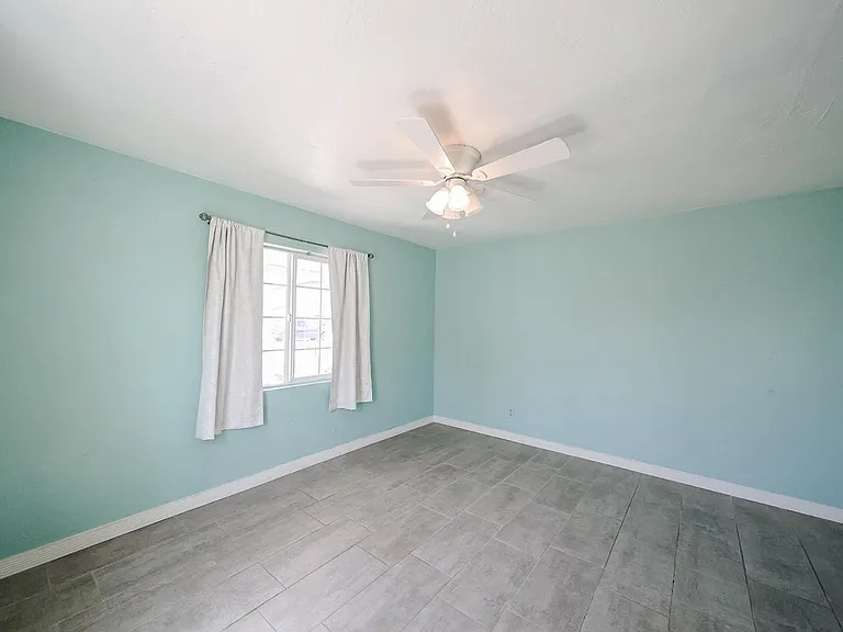 2217 E Harvard St — Photo 15