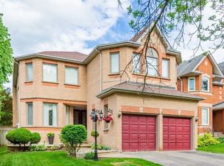 10 Chiswick Cres, Aurora, ON L4G 6N9