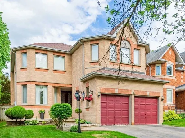 10 Chiswick Cres, Aurora, ON L4G 6N9