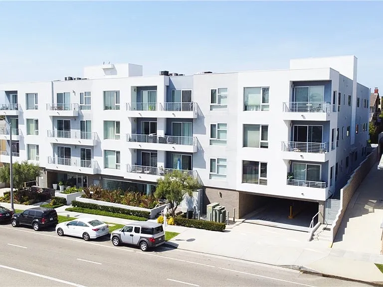 7857 W Manchester Ave #204 — Photo 19