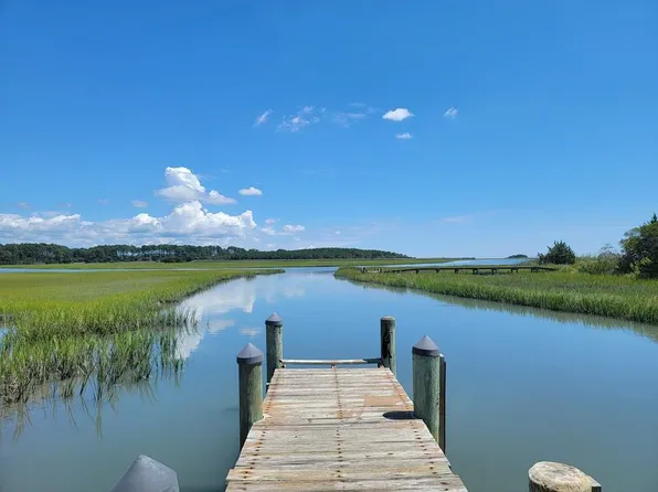 26 Seaview St #26, Accomac, VA 23301