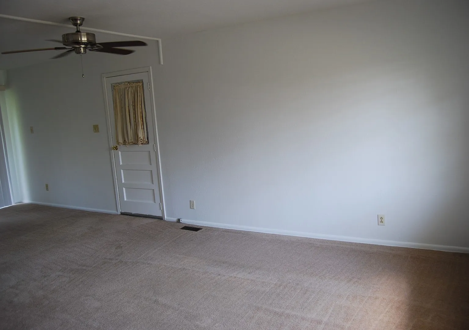 Beautiful 3 Bed, 1.5 Bath Home in the Heart of Fort Smith — Photo 2