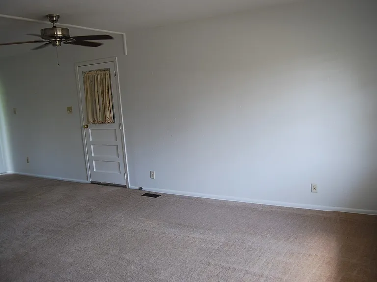 7712 Colony Ln — Photo 2
