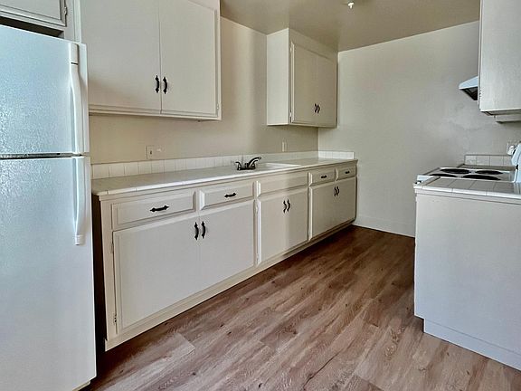 3rd image of 2070 Radio Ave #18