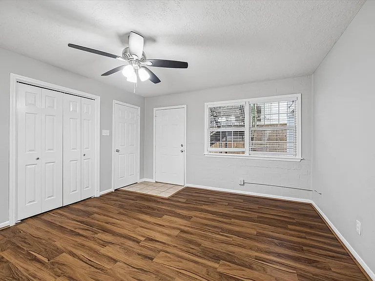 802 Stanford St #4 — Photo 4