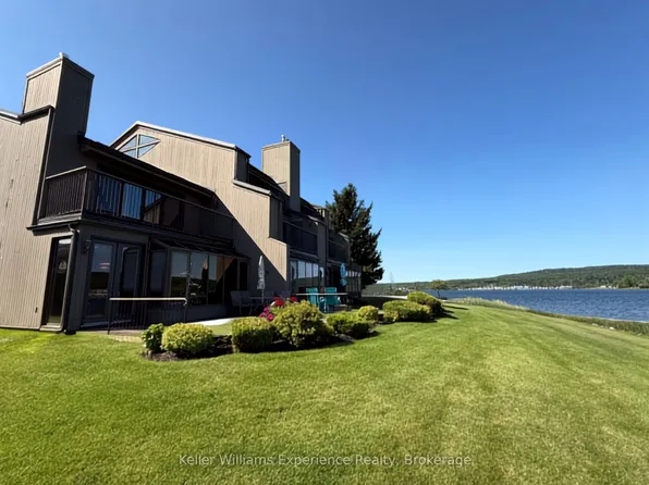 8 Beck Blvd #5, Penetanguishene, ON L9M 1C3