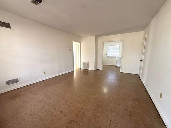 5th image of 1507 Campus Rd