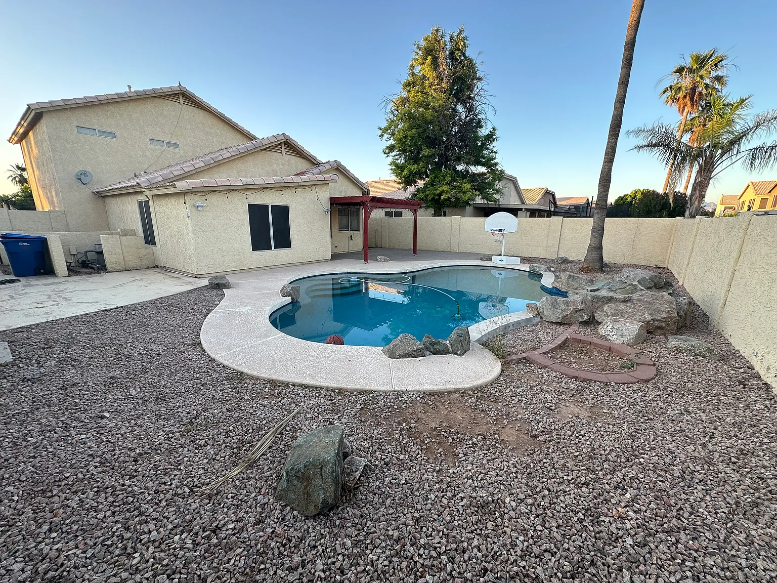 4 bed, 2.5 bath, 1656 sqft, $2,795 — Photo 4