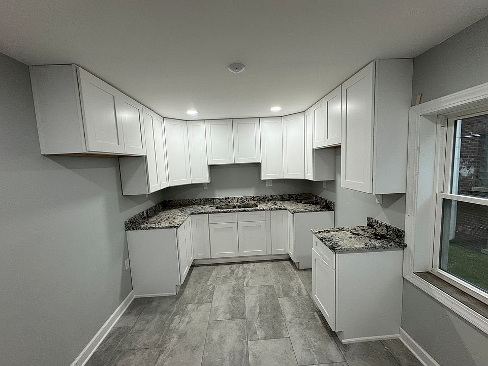 1st image of 1421 Warwick Ave #1