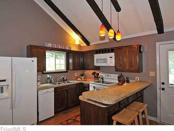 4th image of 1910 Shady Hollow Ln