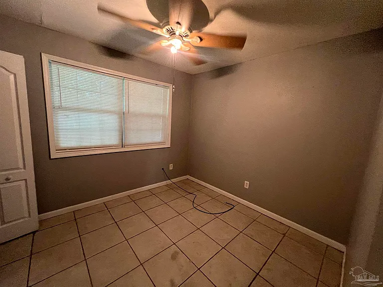 203 Edison Dr — Photo 22