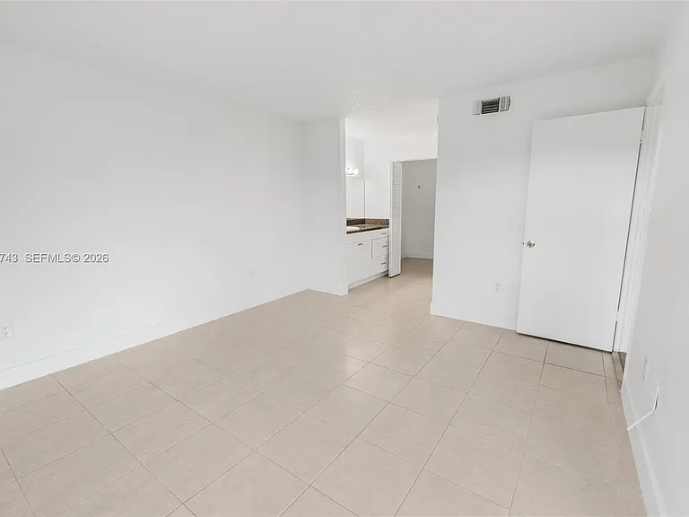 210 W Park Dr #2052 — Photo 24