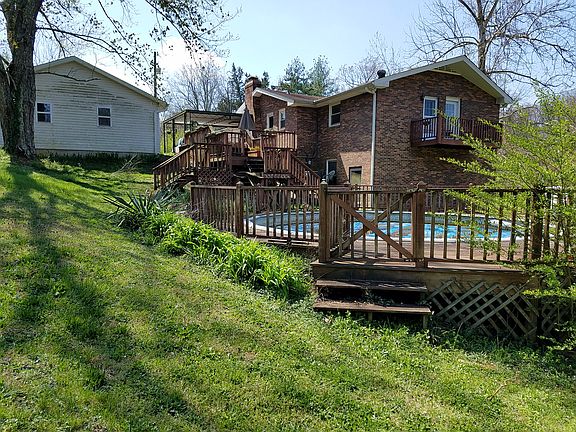 Extensive Deck and Pool
