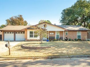 803 Cherry Laurel Ln, Arlington, TX 76012