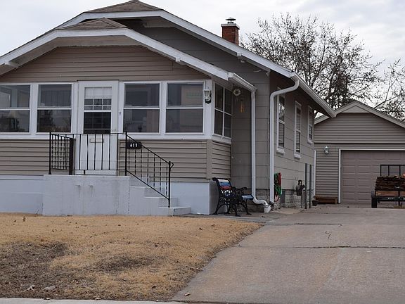 2nd image of 618 34th St