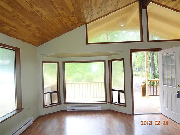 3rd image of 490 E Hillside Dr