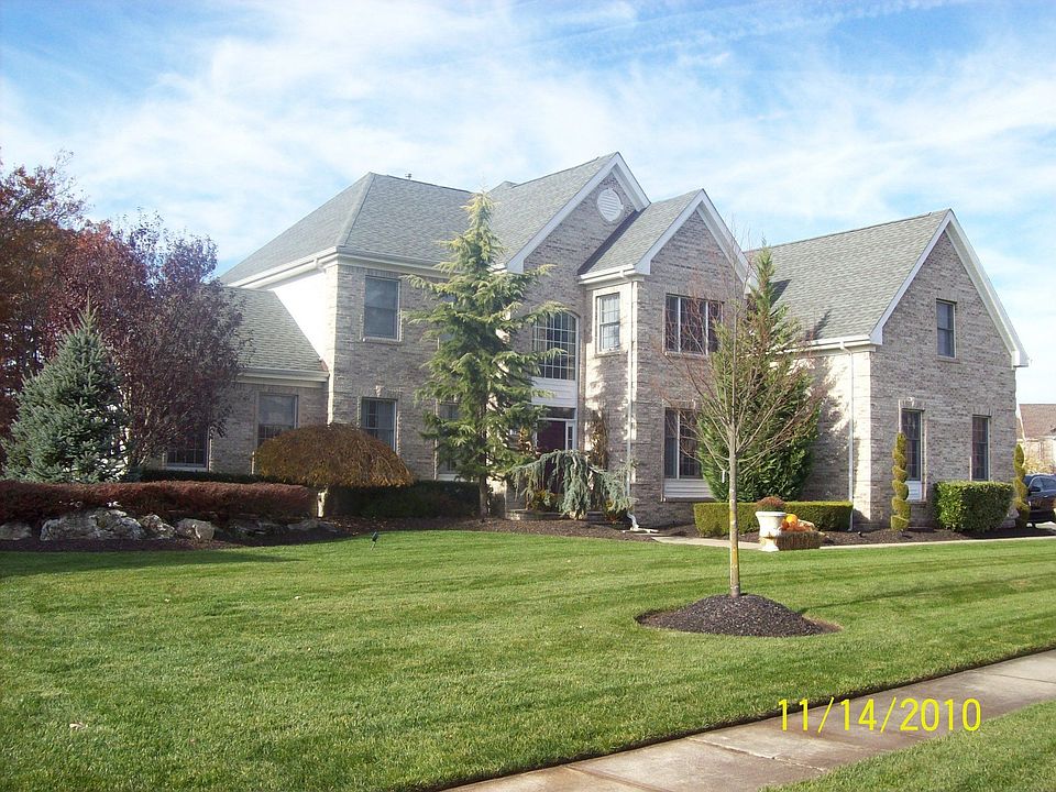 1st image of 348 Aldous St