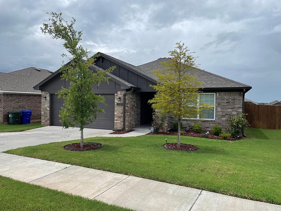 1st image of 813 Barbaroot Dr