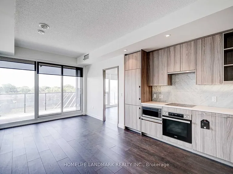 85 McMahon Dr #905 — Photo 2