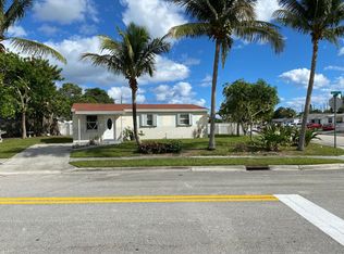 1070 W 27th St, Riviera Beach, FL 33404