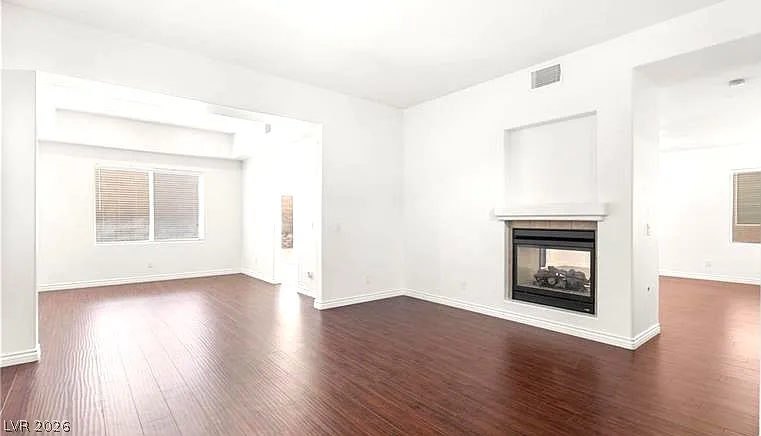9123 Weeping Hollow Ave — Photo 2