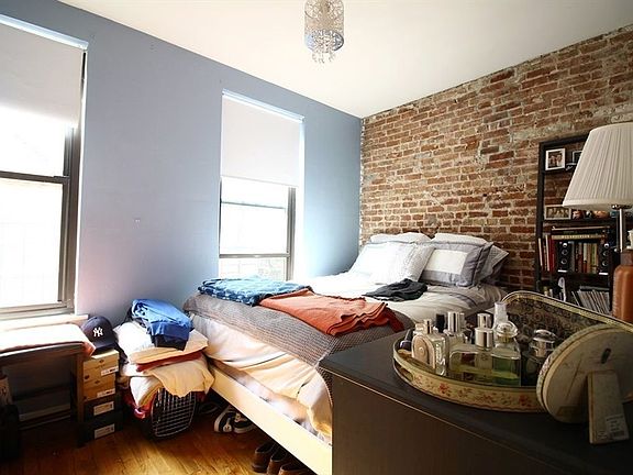 4th image of 244 E 77th St APT 24