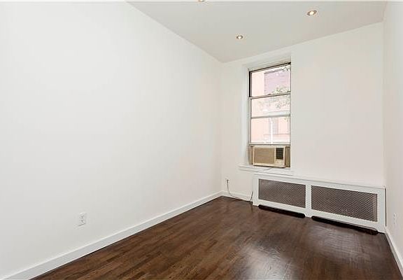 3rd image of 120 E 11th St APT 1A