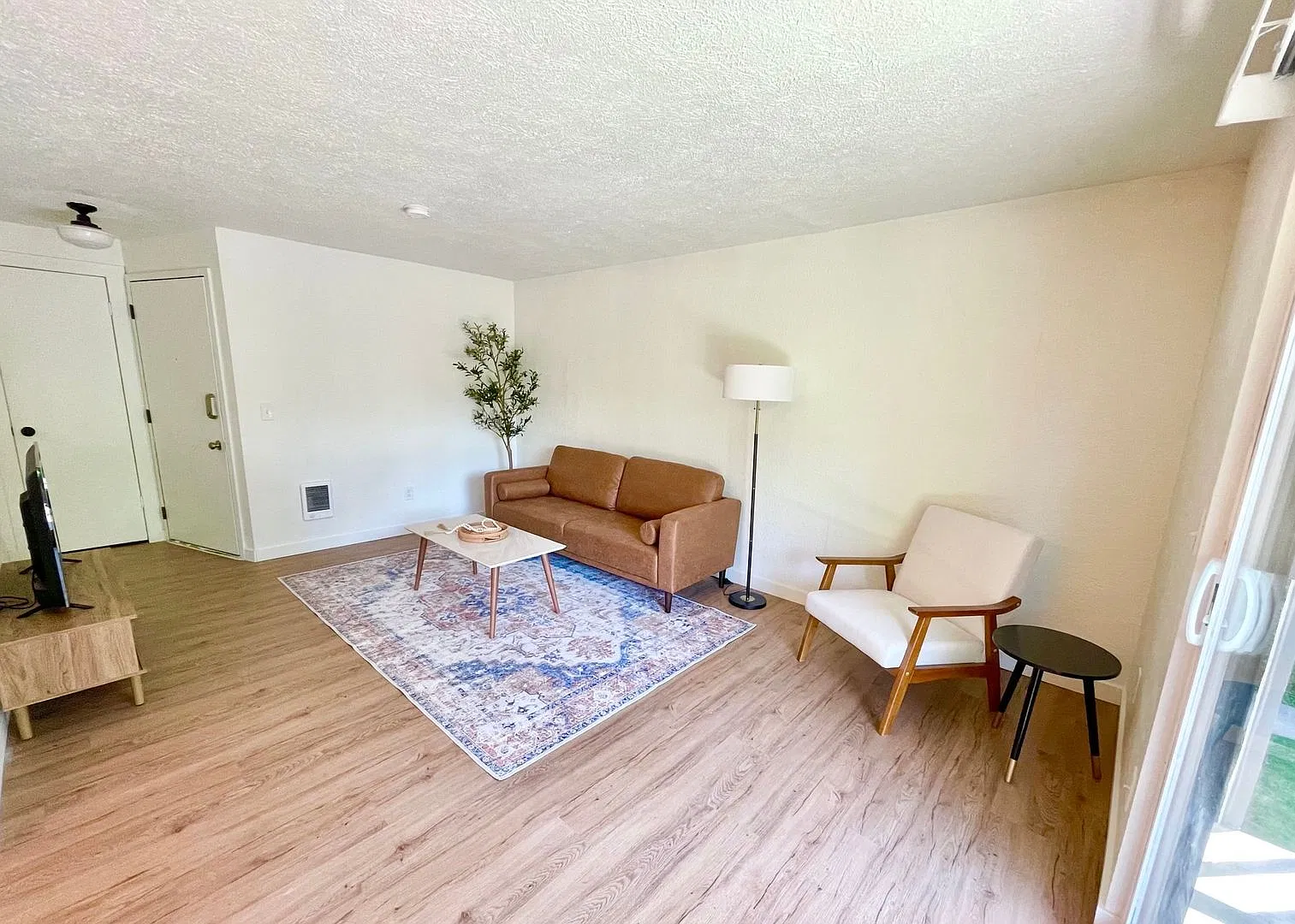 1110 West 10th Avenue — Photo 3
