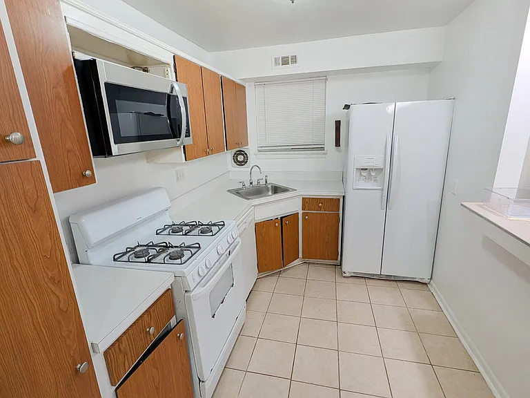 11402 Cherry Hill Rd #104 — Photo 7