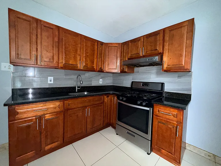 1531 Cottman Ave — Photo 14