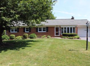 2003 Ridgeview Ave, Lancaster, PA 17603