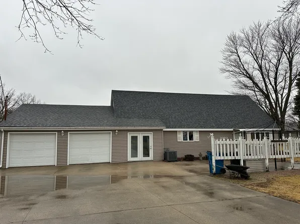 2702 Pine St, Rock Falls, IL 61071