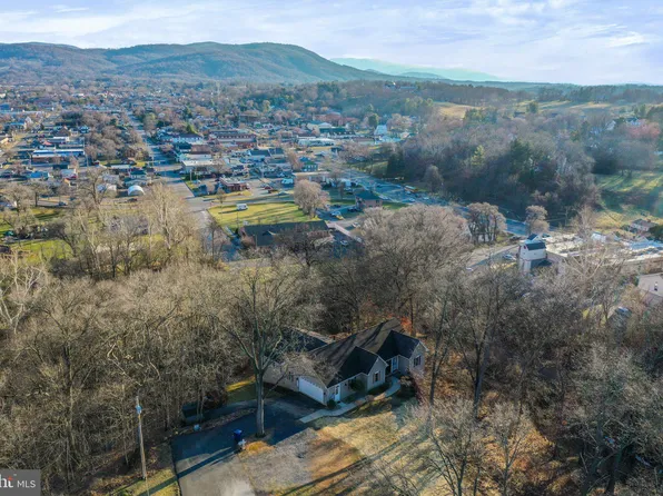 1110 Summit Ave, Front Royal, VA 22630