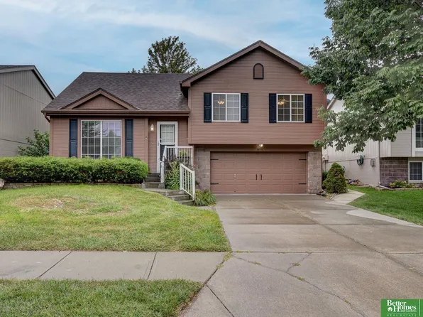 18711 Borman St, Omaha, NE 68135