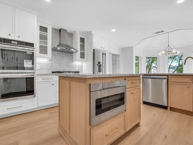 610 Timber Way — Photo 12