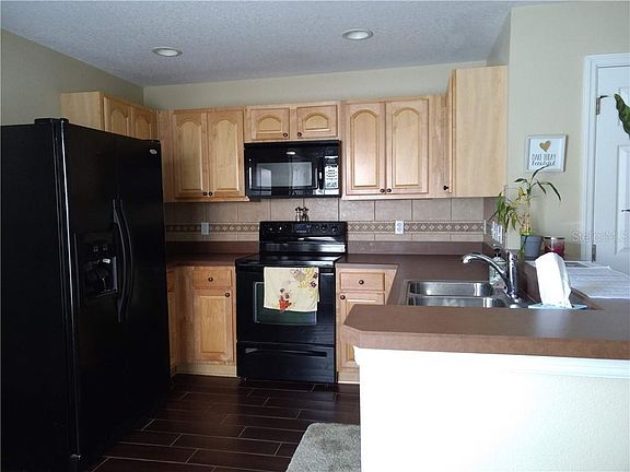 3rd image of 13855 Phoenix Dr