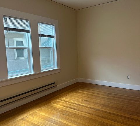 5th image of 275 Park View Ter Unit 2