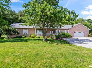 2087 N 700 East Rd, Edinburg, IL 62531