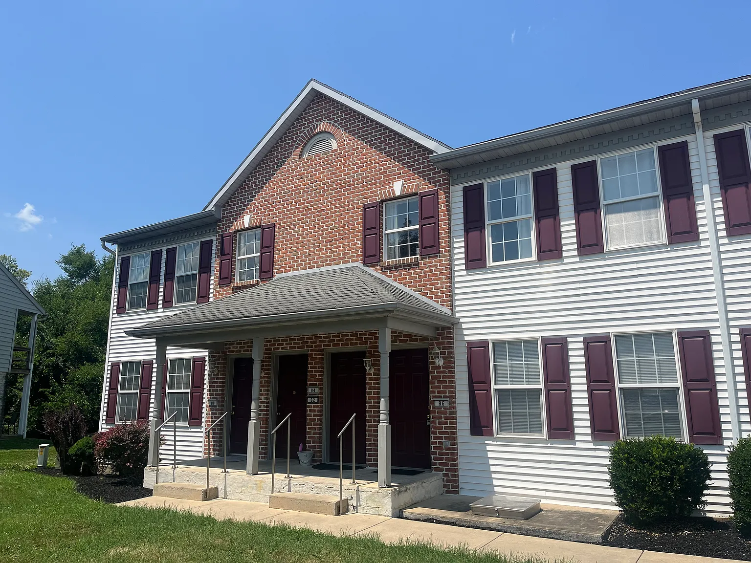 2 bed, $1,325 — Photo 2