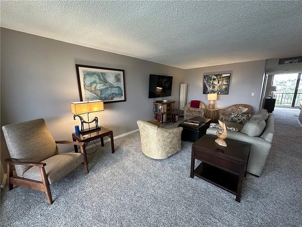 2 bed, 2.5 bath, 1624 sqft, $12,000 — Photo 3